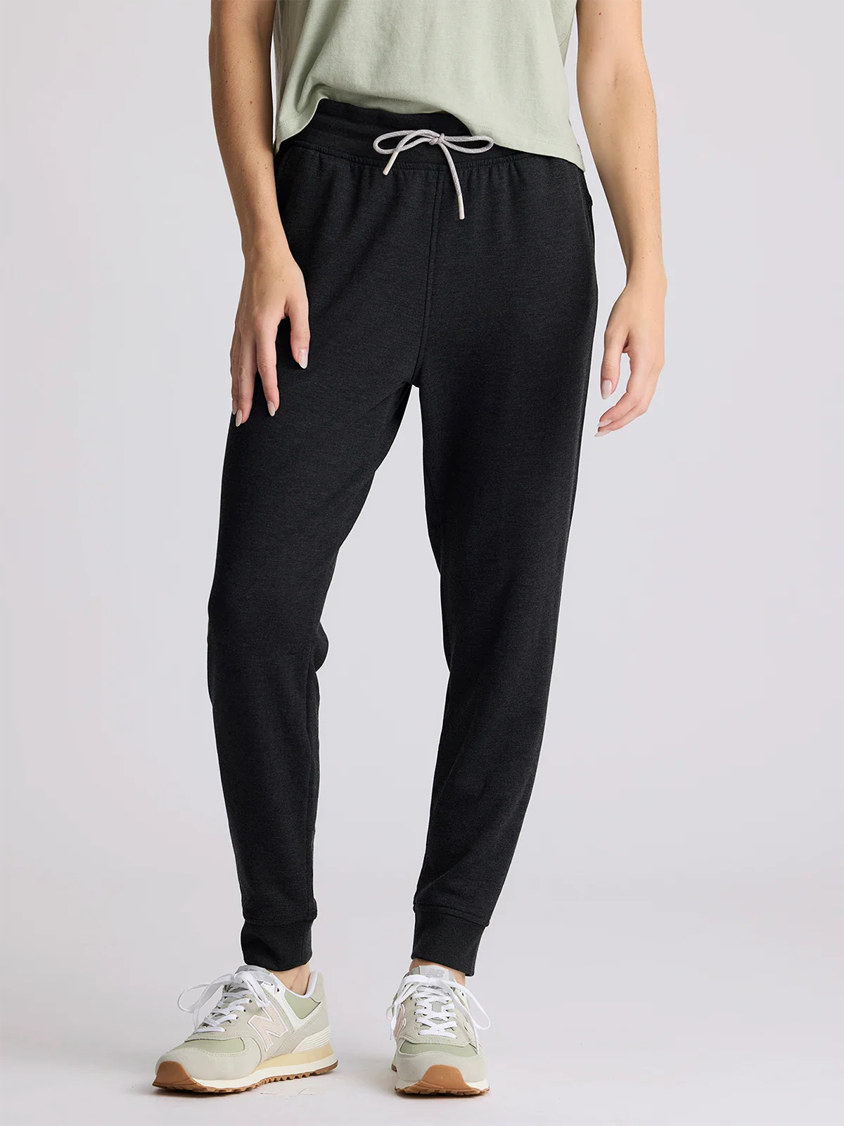 Free Fly Women's Bamboo Lightweight Fleece Jogger